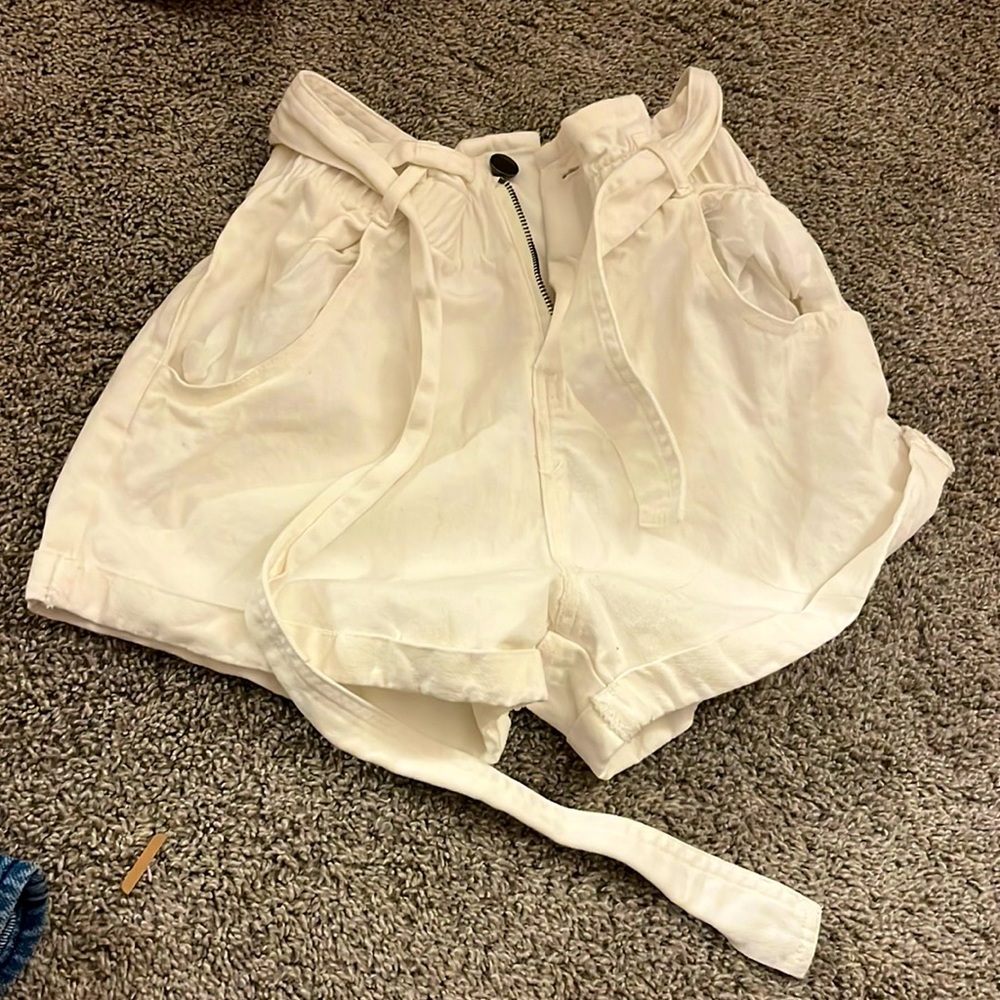 Cute white shorts